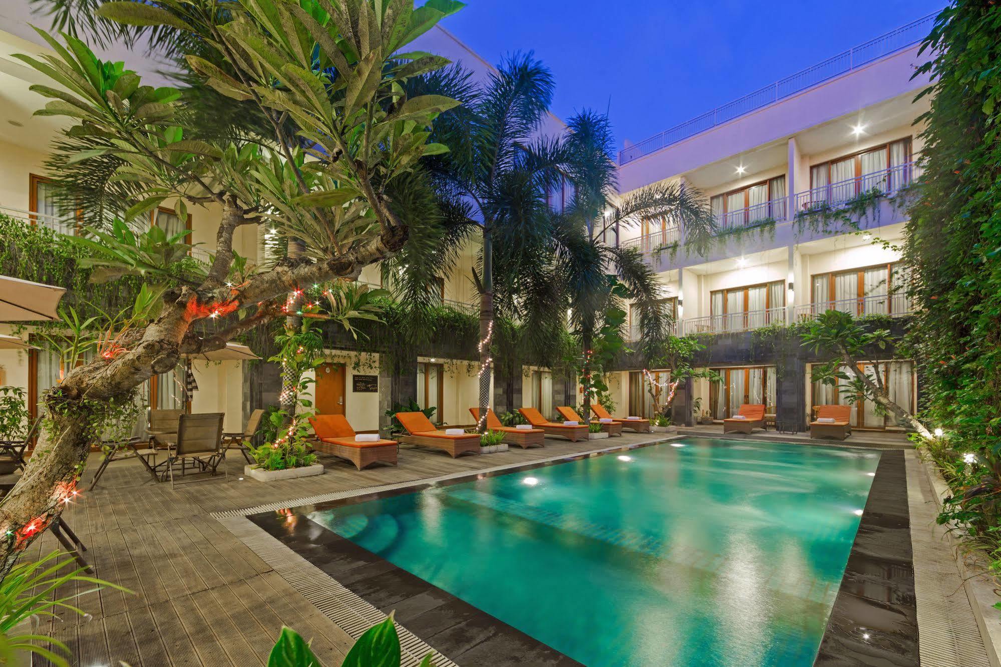 Zen Rooms Kuta Tuban Suites 외부 사진
