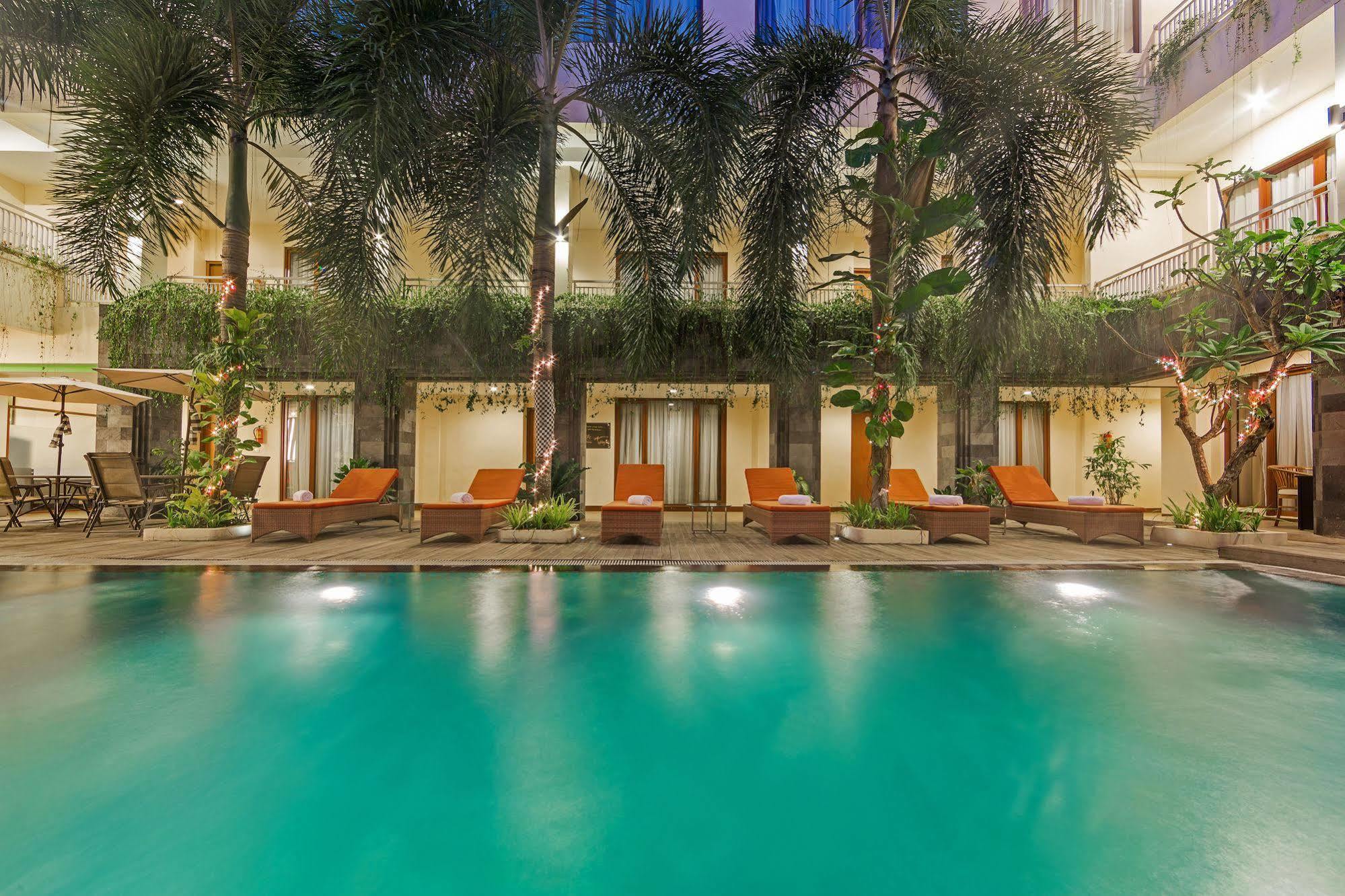Zen Rooms Kuta Tuban Suites 외부 사진