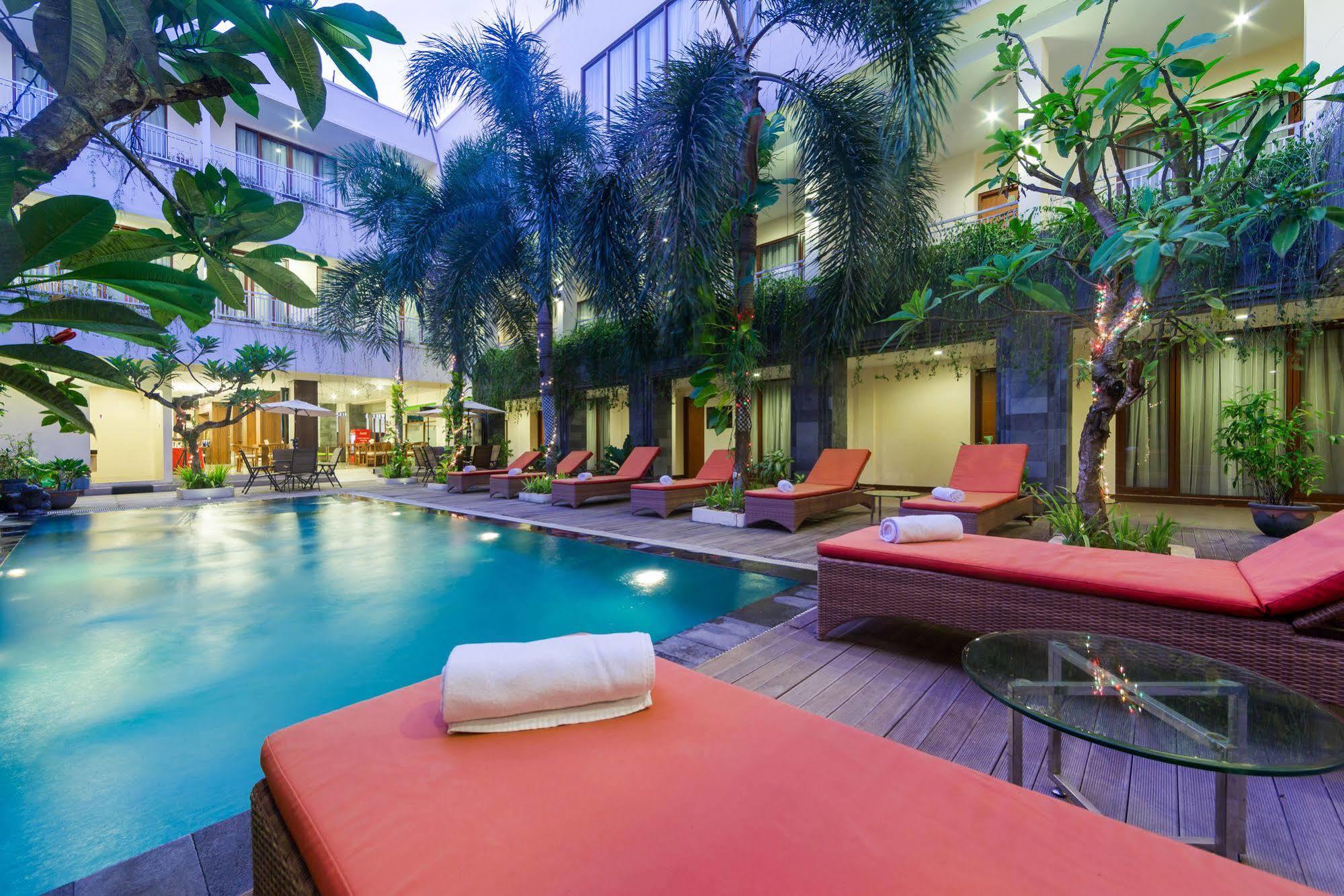 Zen Rooms Kuta Tuban Suites 외부 사진