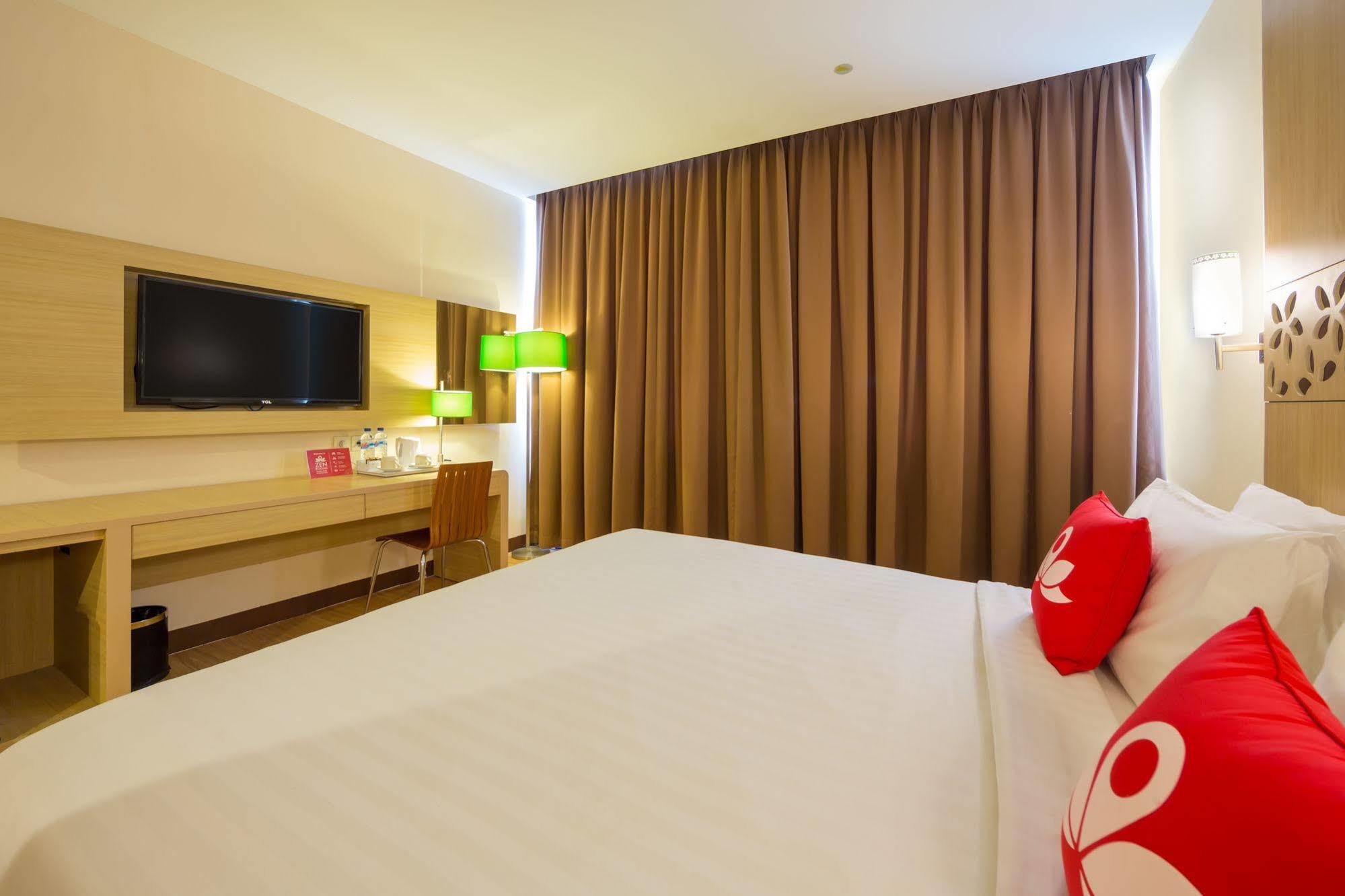 Zen Rooms Kuta Tuban Suites 외부 사진