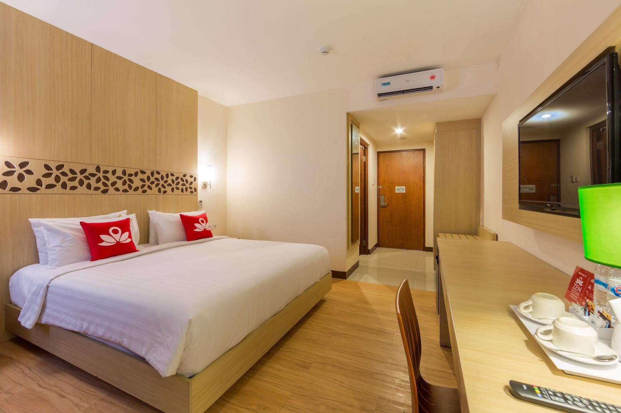 Zen Rooms Kuta Tuban Suites 외부 사진